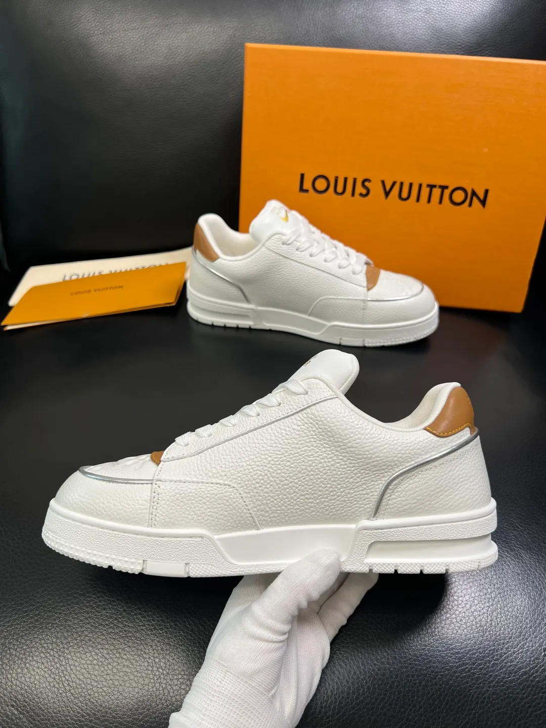 Men's shoes 💰840 Lv high quality top crafts Louis Vuitton, sports sneakers counter synchronization, uppers imported from Italy, high-quality splicing colorful complex crafts, imported mesh pads soft and comfortable, soles: original soles specially provided by the original factory, T men's shoes 💰U exclusive movable molded soles super comfortable, original factory single goods, code number 39-44 (customized 38 45)